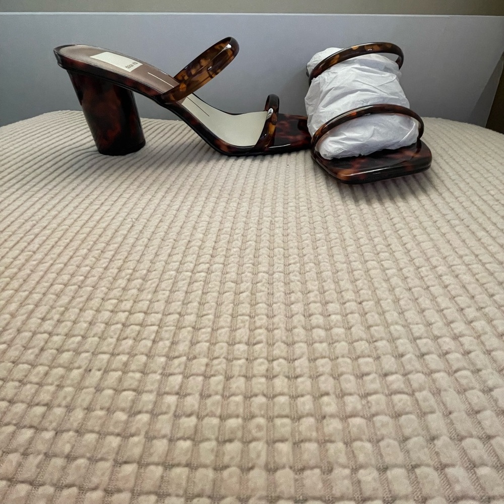 Dolce Vita Leopard Print size 7 Shoe